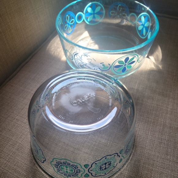 2 Pyrex Blue aqua Glass bowls used - Picture 3 of 7